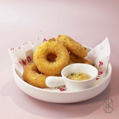 Cheese stuffed onion rings