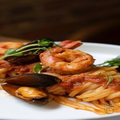 Tomato Seafood Linguine