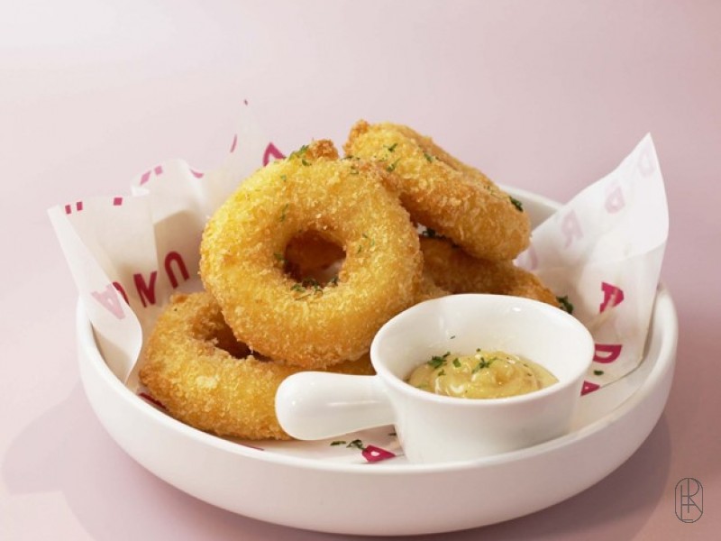 Cheese stuffed onion rings