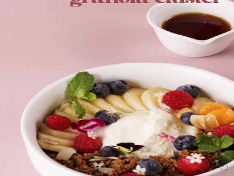 Yogurt homemade granola cluster