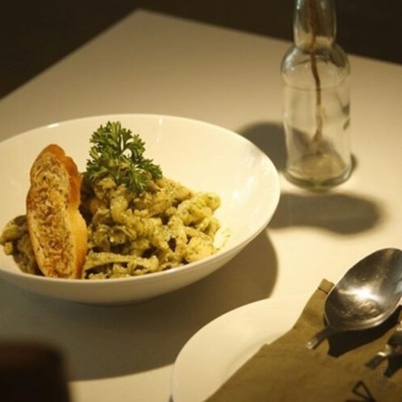 Pesto mushrooms fussili with chichken breast