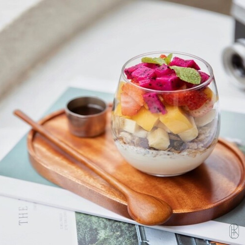 Greek yogurt with Fruits & Granola